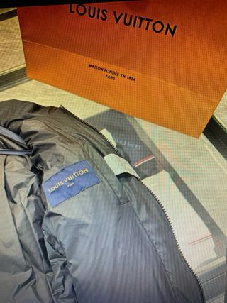 Chaqueta Louis Vuitton negra top version