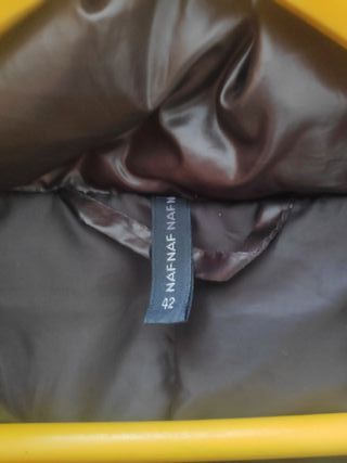 Abrigo Naf Naf pluma y plumon marrón