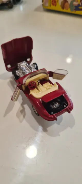 Coche Jaguar E-Type 1960 Juguete Rojo