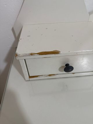 Tocador blanco con espejo ovalado