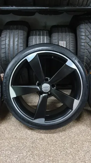 AUDI TAPAS  LLANTA BUJE EMBLEMA AUDI GRI