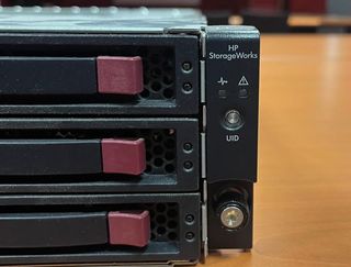 Lote 2x HP StorageWorks D2600 - 12 Bahías