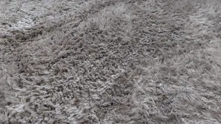 Alfombra suave 2m x 2.85m beige. En buen estado.