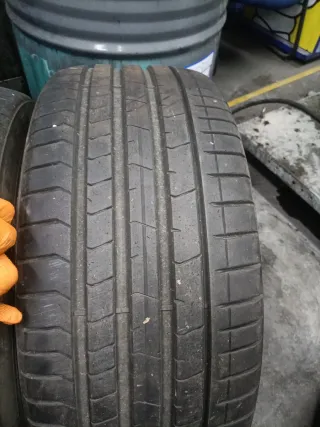 2 Pirelli P-Zero T1 255/35/21 98W. Coche electrico