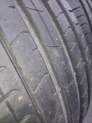 2 Pirelli P-Zero T1 255/35/21 98W. Coche electrico