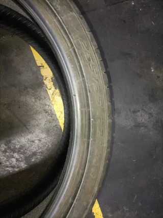 2 Pirelli P-Zero T1 255/35/21 98W. Coche electrico