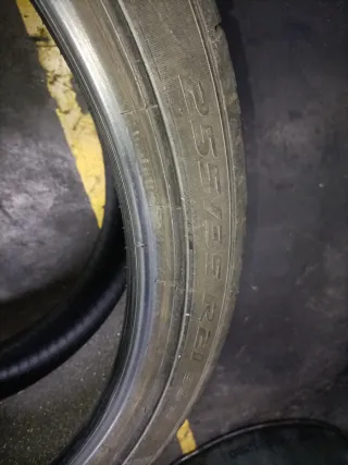 2 Pirelli P-Zero T1 255/35/21 98W. Coche electrico