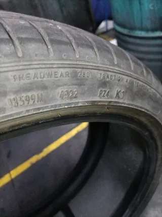 2 Pirelli P-Zero T1 255/35/21 98W. Coche electrico