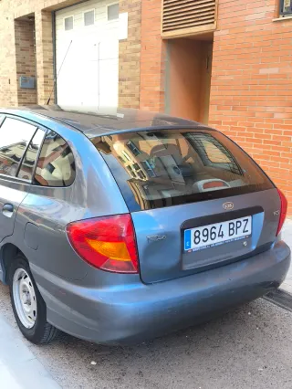 KIA Rio 2001