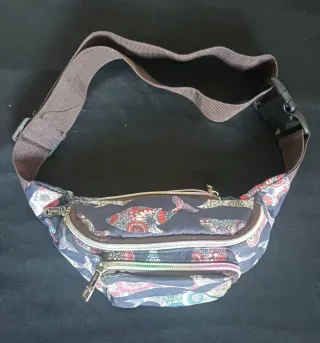 Riñonera juvenil Hongu estampado ballenas