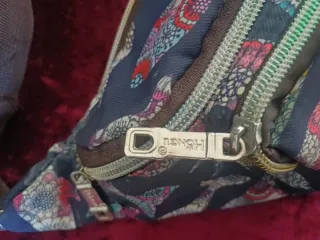 Riñonera juvenil Hongu estampado ballenas