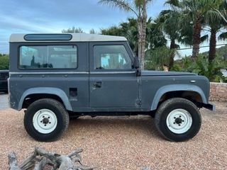 Land Rover Defender 90 gasolina