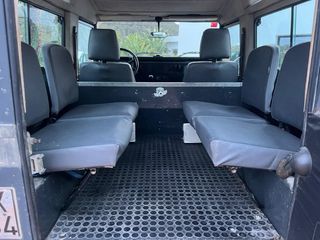 Land Rover Defender 90 gasolina