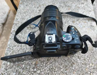 Cámara Nikon D5200 + Bolso y Cargador