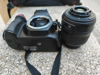 Cámara Nikon D5200 + Bolso y Cargador