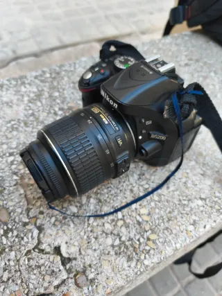 Cámara Nikon D5200 + Bolso y Cargador