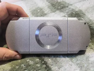 PSP Slim 2004 Argento 64GB