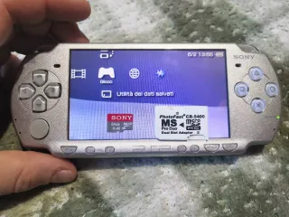 PSP Slim 2004 Argento 64GB