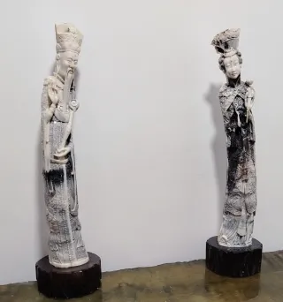 Figure Cinesi in Alabastro Beige e Bianco