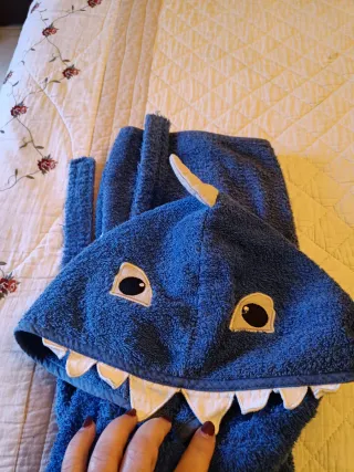 Albornoces infantiles con capucha