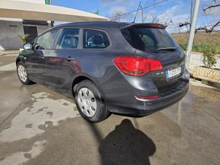 Opel Astra 2012