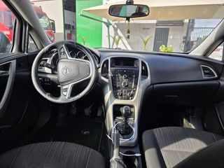 Opel Astra 2012