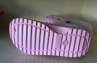 Crocs rosas forrados talla 36