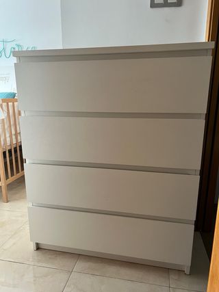 Cómoda 4 cajones Malm Ikea