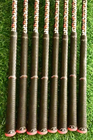 Set completo di mazze da golf TAYLORMADE M6 con 12 mazze in perfette condizioni