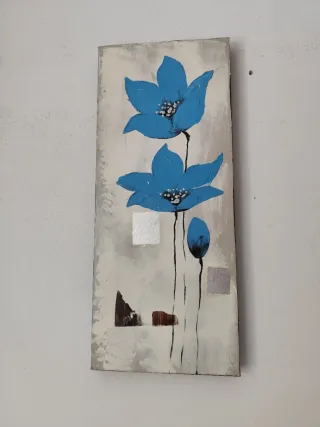 Lienzo vertical flores azules marco madera
