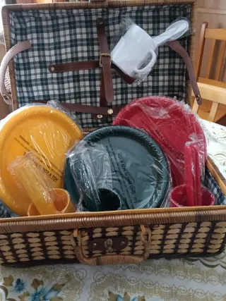 Cesta de mimbre para picnic