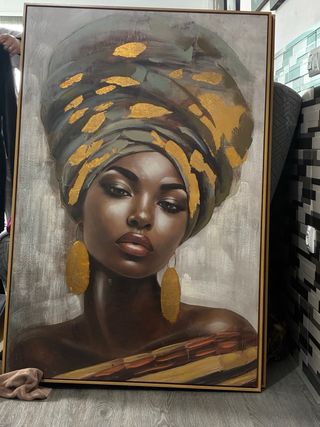 Cuadro Mujer Africana con Detalles Dorados