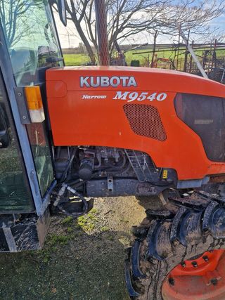 Kubota M9540 con cabina