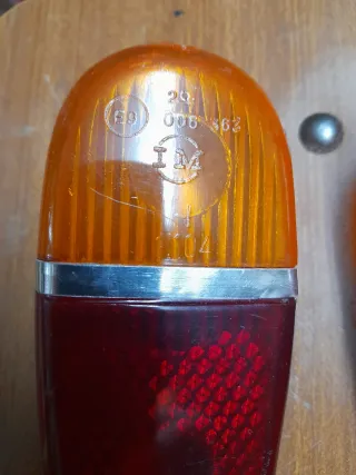 Tulipas Traseras Seat 600 D (Juego 2)