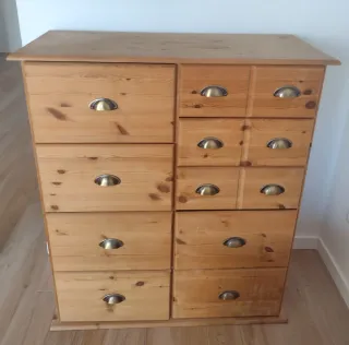 Cómoda de madera con 12 cajones