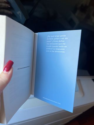 Diccionario de emociones : y fenómenos afectivos