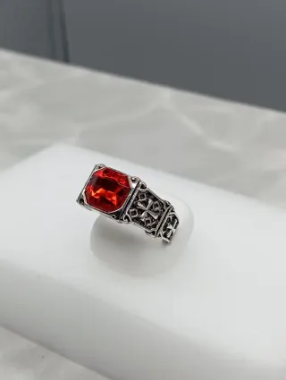 Anillo de Acero para Hombre Piedra Roja fuego