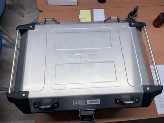 Givi Trekker Outback 58L (2 Cascos) + 2 Llaves