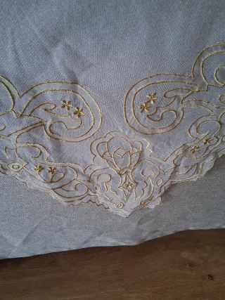 Manteleta y Pico Tul  Fallera 105cm Oro