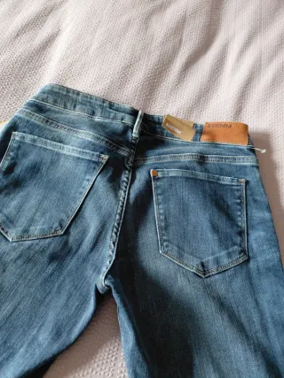 Vaqueros H&M Mujer  Talla 28/32 Modelo boot cut