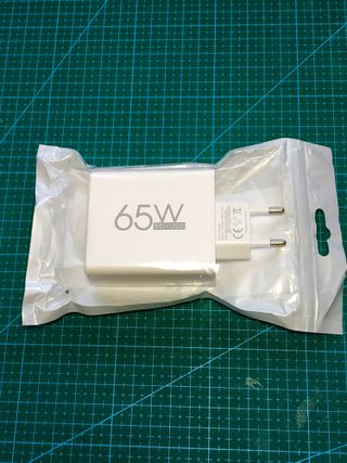 Cargador múltiple 65W 4 USB +2 Tipo C Blanco NUEVO