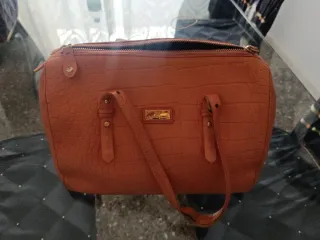 Bolso naranja efecto piel