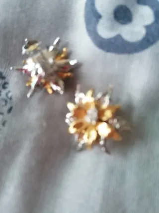 Pendientes Flor Dorados y Plateados