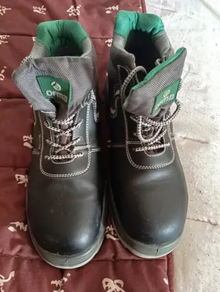 Zapatos de seguridad Ofma negros y verdes
