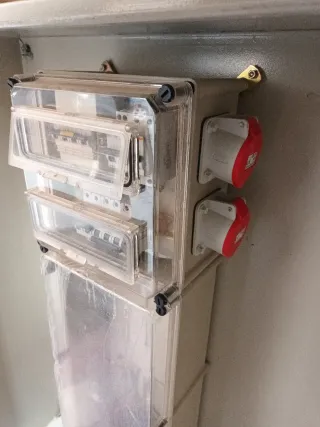 Armario metálico obras trifásico