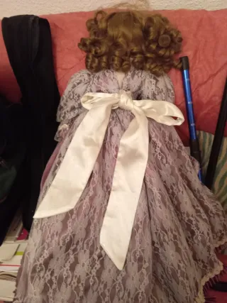 Muñeca de porcelana antigua