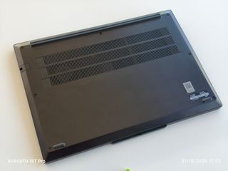 Lenovo Thinkpad E14 Gen7 AMD R7 250 Radeon 780M