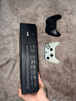 Xbox One 500gb + 2 Controles