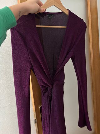 Vestido fiesta morado brillos escotado M