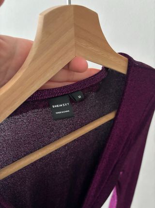 Vestido fiesta morado brillos escotado M